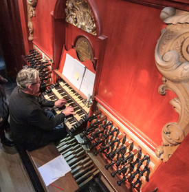 Samenzang met Pieter Heykoop vanuit de Bavo
